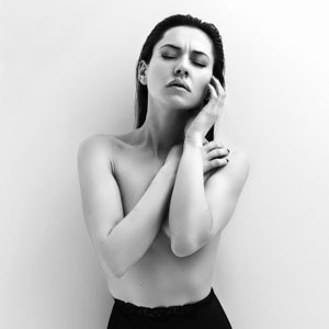 nudo femminile, piano americano in intimo foto in bianco e nero (foto di Daniele Bonanni)